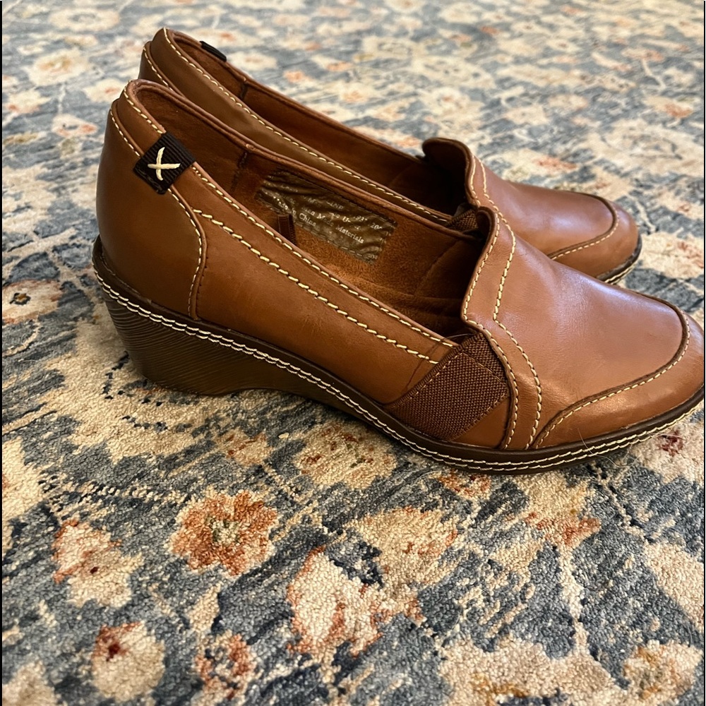 EUC Dr. Scholl’s size 6 wedge shoes
